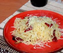 Рецепт: Паста с вялеными томатами и адыгейским сыром Паста из вяленых помидор